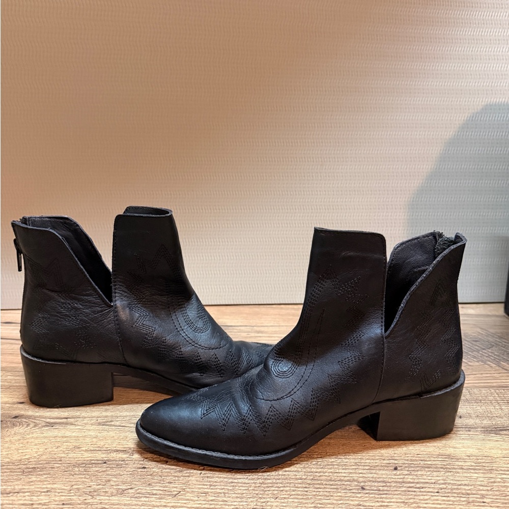 Myra Bag Black Ankle Booties